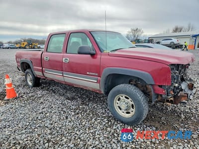 Czwarte zdjęcie samochodu z boku: 2005 CHEVROLET SILVERADO K2500 HEAVY DUTY VIN:1GCHK23UX5F894021 - miniatura