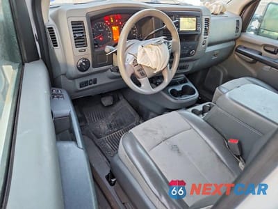 Zdjęcie 8 z 13 samochodu: 2019 NISSAN NV 2500 UTILITY / SERVICE VAN VIN:1N6AF0LY7KN806148 - miniatura