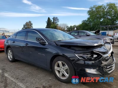 Czwarte zdjęcie samochodu z boku: 2020 CHEVROLET MALIBU LS VIN:1G1ZB5ST4LF151679 - miniatura