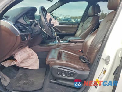 Zdjęcie 7 z 12 samochodu: 2018 BMW X5 XDRIVE35I VIN:5UXKR0C52J0X84722 - miniatura