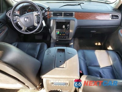 Zdjęcie 8 z 12 samochodu: 2008 GMC YUKON XL C1500 VIN:1GKFC16J88R146911 - miniatura