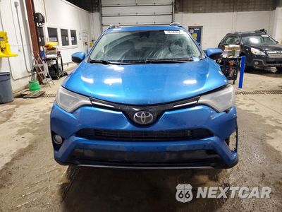 Piąte zdjęcie samochodu w środku: 2017 TOYOTA RAV4 XLE VIN:2T3RFREV9HW552263 - miniatura