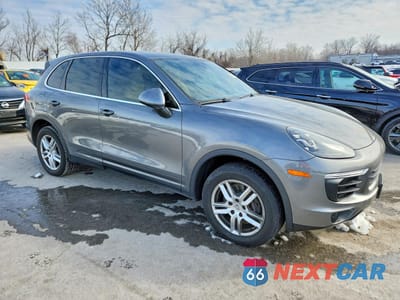 Czwarte zdjęcie samochodu z boku: 2017 PORSCHE CAYENNE 3.6L V6 VIN:WP1AA2A26HKA92064 - miniatura
