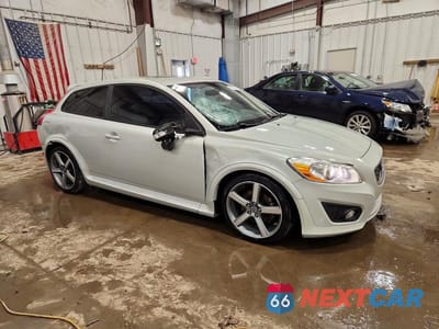 Czwarte zdjęcie samochodu z boku: 2012 VOLVO C30 T5 VIN:YV1672MK6C2265411 - miniatura