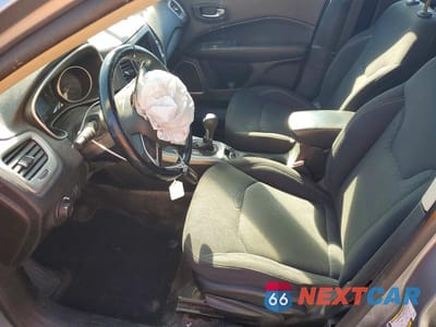 Zdjęcie 7 z 13 samochodu: 2021 JEEP COMPASS SPORT VIN:3C4NJDAB1MT554358 - miniatura