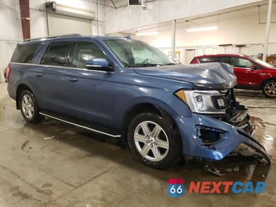Czwarte zdjęcie samochodu z boku: 2018 FORD EXPEDITION MAX XLT VIN:1FMJK1JTXJEA71266 - miniatura