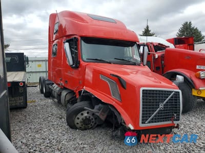 2017 VOLVO VNL SEMI TRUCK 4V4NC9EH5HN980411 - główne zdjęcie licytacji z USA - miniatura