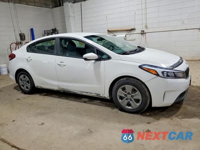 Czwarte zdjęcie samochodu z boku: 2018 KIA FORTE LX VIN:3KPFK4A72JE245186 - miniatura
