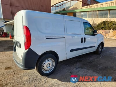 Trzecie zdjęcie samochodu z tyłu: 2021 RAM PROMASTER CITY CARGO - R & D - PRI FLEET VIN:ZFBHRFAB0M6V34813 - miniatura