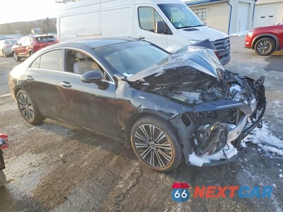 Czwarte zdjęcie samochodu z boku: 2023 MERCEDES-BENZ CLA 250 4MATIC VIN:W1K5J4HB8PN423301 - miniatura