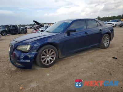 2015 CHRYSLER 300 S 2C3CCABGXFH736005 - główne zdjęcie licytacji z USA - miniatura