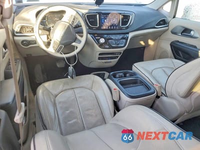 Zdjęcie 8 z 13 samochodu: 2017 CHRYSLER PACIFICA EHYBRID PLATINUM VIN:2C4RC1N76HR665819 - miniatura