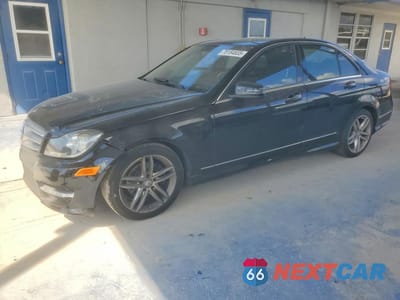 2013 MERCEDES-BENZ C 250 WDDGF4HB8DR247235 - główne zdjęcie licytacji z USA - miniatura