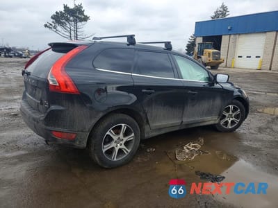 Trzecie zdjęcie samochodu z tyłu: 2013 VOLVO XC60 T6 VIN:YV4902DZ9D2410394 - miniatura