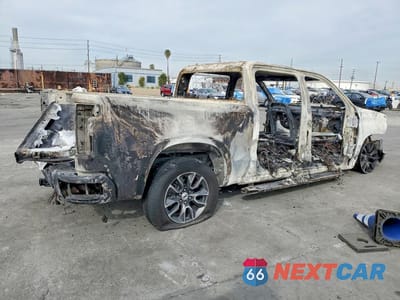 Trzecie zdjęcie samochodu z tyłu: 2022 CHEVROLET SILVERADO K1500 RST VIN:2GCUDEED3N1515780 - miniatura