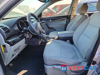 Zdjęcie 7 z 13 samochodu: 2012 KIA SORENTO LX VIN:5XYKT3A69CG248444 - miniatura