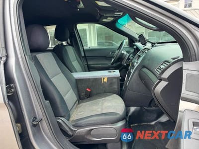 Piąte zdjęcie samochodu w środku: 2015 FORD UTILITY POLICE INTERCEPTOR VIN:1FM5K8AR5FGA09669 - miniatura