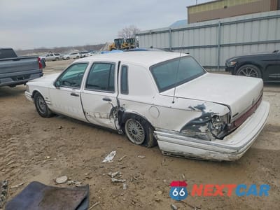Drugie zdjęcie samochodu z przodu: 1994 LINCOLN TOWN CAR EXECUTIVE VIN:1LNLM81W6RY704376 - miniatura