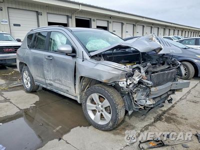 Czwarte zdjęcie samochodu z boku: 2016 JEEP COMPASS LATITUDE VIN:1C4NJDEB2GD782096 - miniatura