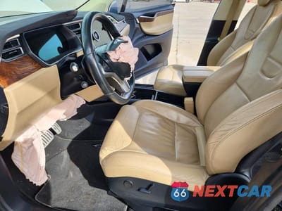 Zdjęcie 7 z 12 samochodu: 2017 TESLA MODEL X VIN:5YJXCBE47HF051876 - miniatura
