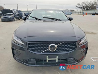 Piąte zdjęcie samochodu w środku: 2023 VOLVO S60 CORE VIN:7JRL12FV9PG253037 - miniatura