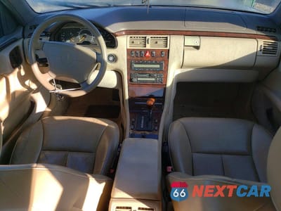 Zdjęcie 8 z 12 samochodu: 1996 MERCEDES-BENZ E 320 VIN:WDBJF55F0TJ020100 - miniatura