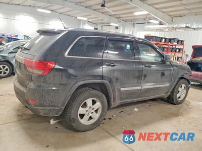 Trzecie zdjęcie samochodu z tyłu: 2011 JEEP GRAND CHEROKEE LAREDO VIN:1J4RR4GG6BC654715 - miniatura