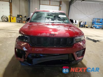 Piąte zdjęcie samochodu w środku: 2025 JEEP GRAND CHEROKEE LAREDO VIN:1C4RJHAG5S8749153 - miniatura
