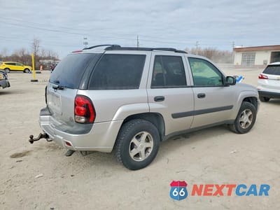 Trzecie zdjęcie samochodu z tyłu: 2005 CHEV TRAILBLAZER VIN:1GNDT13SX52260260 - miniatura