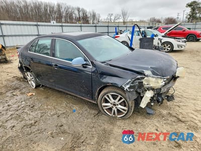 Czwarte zdjęcie samochodu z boku: 2005 VOLKSWAGEN NEW JETTA 2.5L OPTION PACKAGE 1 VIN:3VWSG71K35M636927 - miniatura