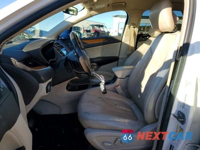 Zdjęcie 7 z 13 samochodu: 2019 LINCOLN MKC SELECT VIN:5LMCJ2C92KUL04290 - miniatura