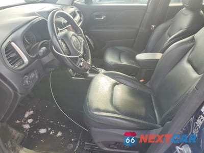 Zdjęcie 7 z 12 samochodu: 2021 JEEP RENEGADE LIMITED VIN:ZACNJDD13MPN31977 - miniatura