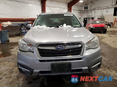 Piąte zdjęcie samochodu w środku: 2017 SUBARU FORESTER 2.5I PREMIUM VIN:JF2SJAEC2HH455039 - miniatura