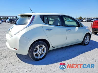 Trzecie zdjęcie samochodu z tyłu: 2011 NISSAN LEAF SV VIN:JN1AZ0CP6BT009065 - miniatura