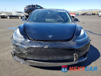 Piąte zdjęcie samochodu w środku: 2018 TESLA MODEL 3 VIN:5YJ3E1EA2JF051766 - miniatura