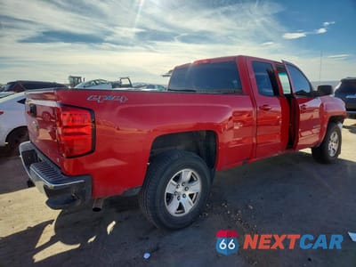 Trzecie zdjęcie samochodu z tyłu: 2016 CHEVROLET SILVERADO K1500 LT VIN:1GCVKREH0GZ371491 - miniatura