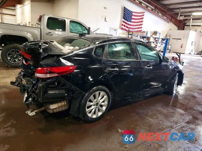 Trzecie zdjęcie samochodu z tyłu: 2018 KIA OPTIMA LX VIN:5XXGT4L35JG256928 - miniatura