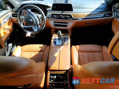 Zdjęcie 8 z 11 samochodu: 2017 BMW 740 I VIN:WBA7E2C52HG739597 - miniatura
