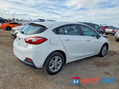 Trzecie zdjęcie samochodu z tyłu: 2018 CHEVROLET CRUZE LT VIN:3G1BH6SE3JS633320 - miniatura