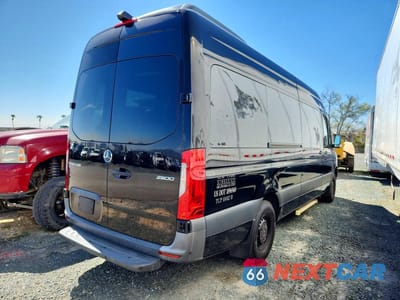 Trzecie zdjęcie samochodu z tyłu: 2021 MERCEDES-BENZ SPRINTER 2500 VIN:W1Z4EGHY8MT070444 - miniatura