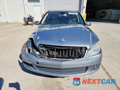 Piąte zdjęcie samochodu w środku: 2011 MERCEDES-BENZ C 300 VIN:WDDGF5EB2BR167906 - miniatura