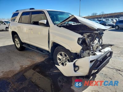 Czwarte zdjęcie samochodu z boku: 2019 TOYOTA 4RUNNER SR5 VIN:JTEBU5JR2K5731148 - miniatura