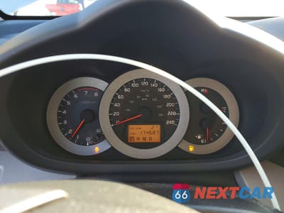 Zdjęcie 9 z 14 samochodu: 2006 TOYOTA RAV4 LIMITED VIN:JTMBK34V665006441 - miniatura