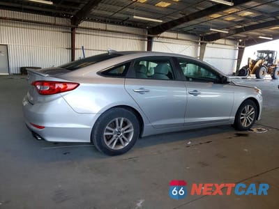 Trzecie zdjęcie samochodu z tyłu: 2015 HYUNDAI SONATA SE VIN:5NPE24AF2FH043857 - miniatura