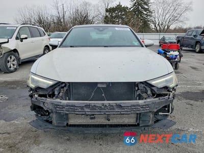 Piąte zdjęcie samochodu w środku: 2019 AUDI A6 PREMIUM PLUS VIN:WAUL2AF2XKN024914 - miniatura