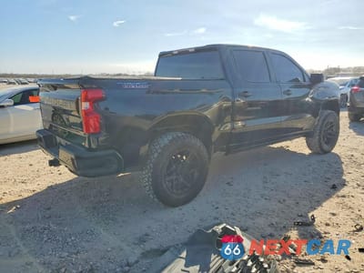 Trzecie zdjęcie samochodu z tyłu: 2020 CHEVROLET SILVERADO K1500 TRAIL BOSS CUSTOM VIN:3GCPYCEF3LG445709 - miniatura