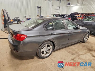 Trzecie zdjęcie samochodu z tyłu: 2013 BMW 328 XI VIN:WBA3B3G54DNR79960 - miniatura