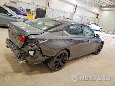 Trzecie zdjęcie samochodu z tyłu: 2020 NISSAN ALTIMA 2.5 SR VIN:1N4BL4CV8LN311090 - miniatura