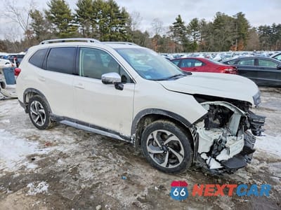 Czwarte zdjęcie samochodu z boku: 2023 SUBARU FORESTER TOURING VIN:JF2SKARC7PH419837 - miniatura