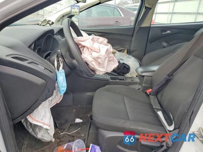 Zdjęcie 7 z 12 samochodu: 2017 FORD FOCUS SE VIN:1FADP3F29HL224813 - miniatura